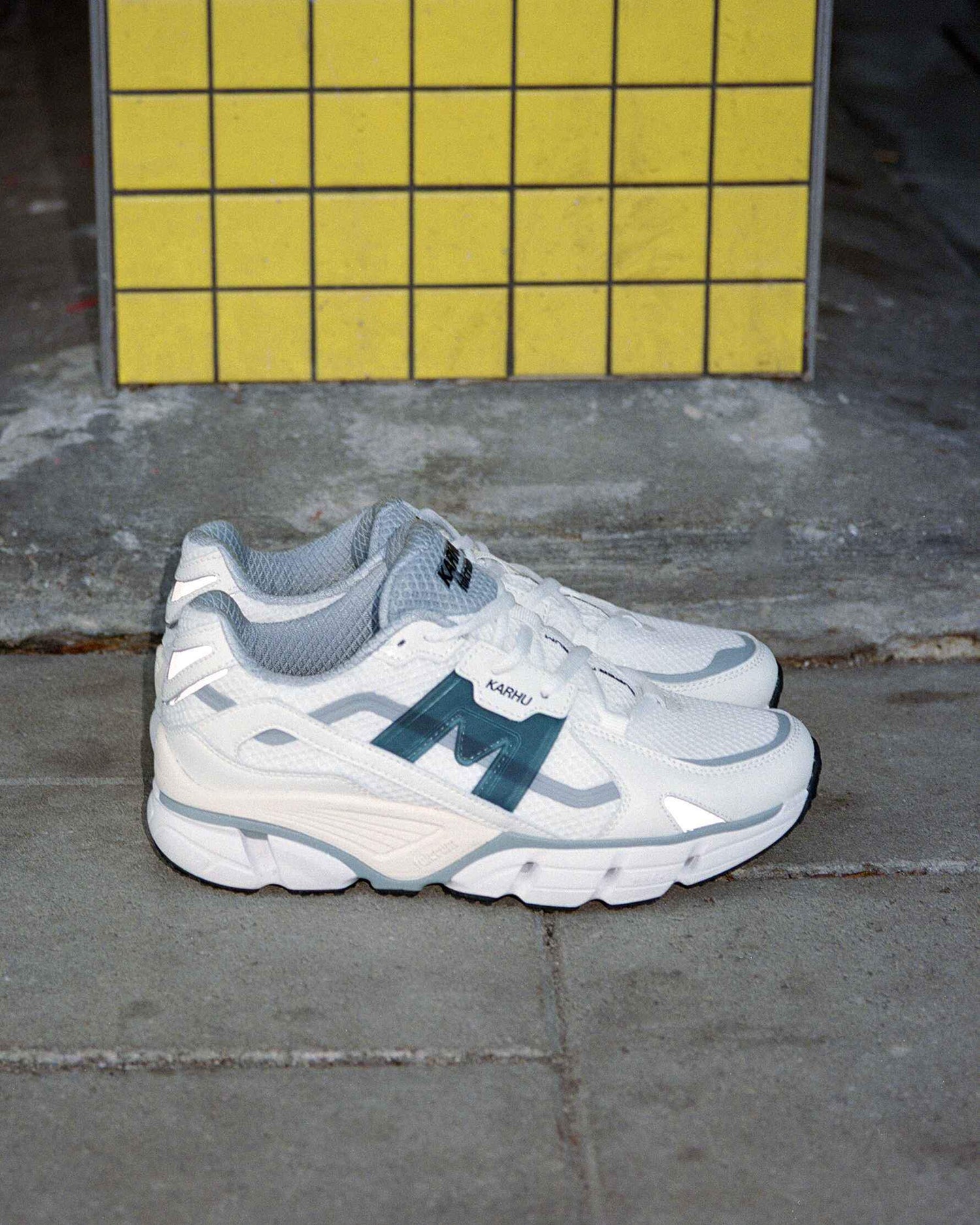 Karhu super fulcrum - white / deep navy F860011 | Lifestyle sneakers