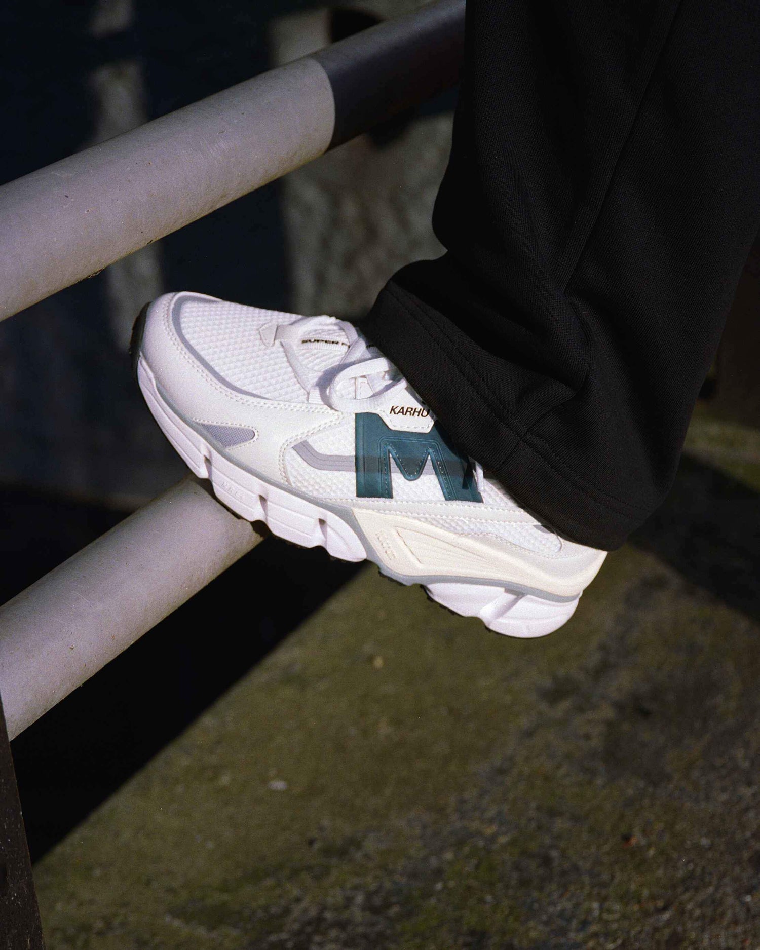 Karhu super fulcrum - white / deep navy F860011 | Lifestyle sneakers