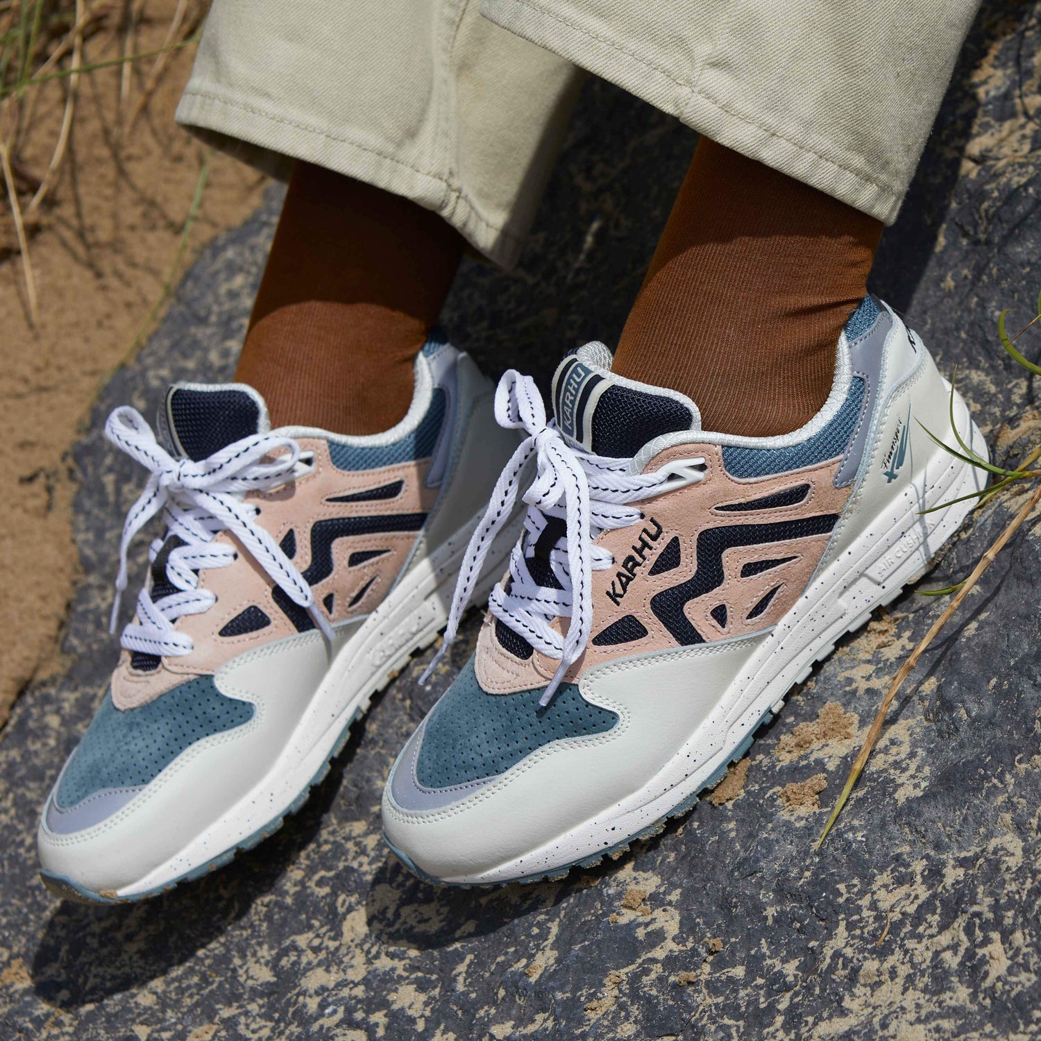 Karhu legacy 96 lily white / cameo rose | Lifestyle sneaker