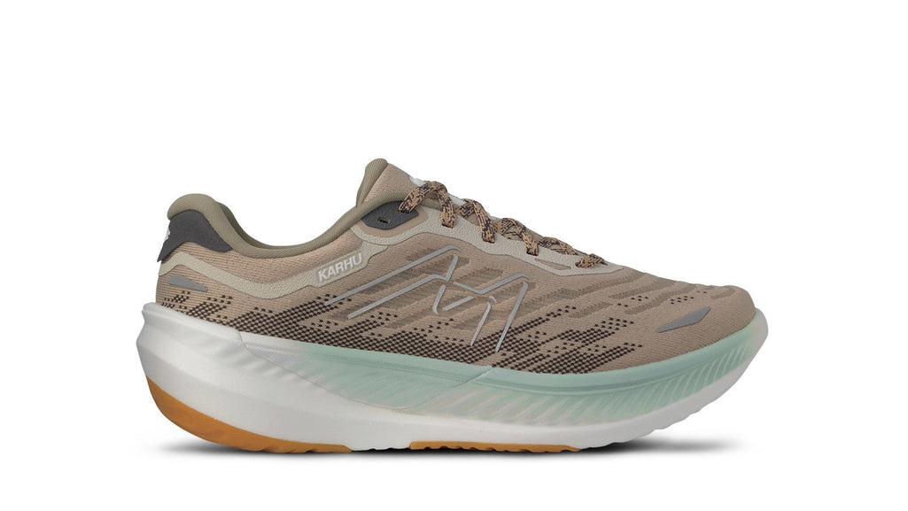 KARHU WOMEN'S FUSION 4.5 HIVO - DOESKIN / PLUM KITTEN